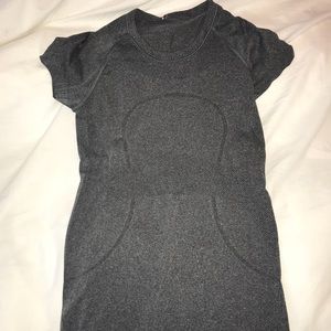 Short sleeve lululemon shirt